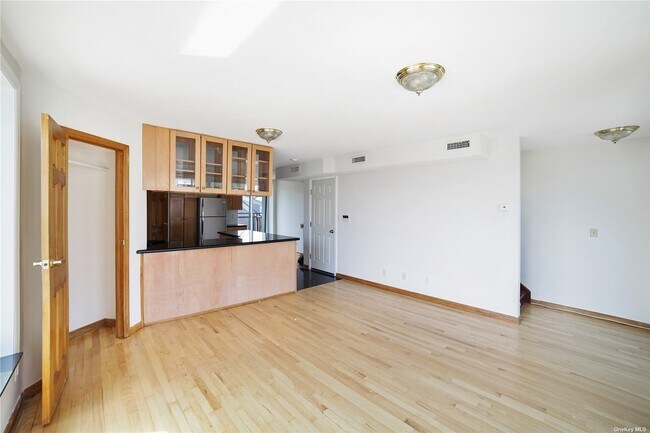 Foto del edificio - 2826 Batchelder St