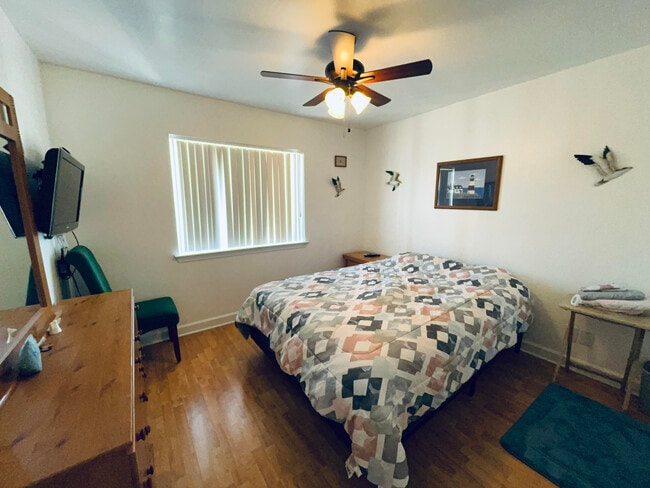 Foto del edificio - 1490 Harbor Dr