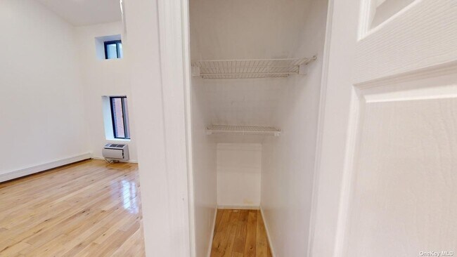 Foto del edificio - 141-21 85th Rd