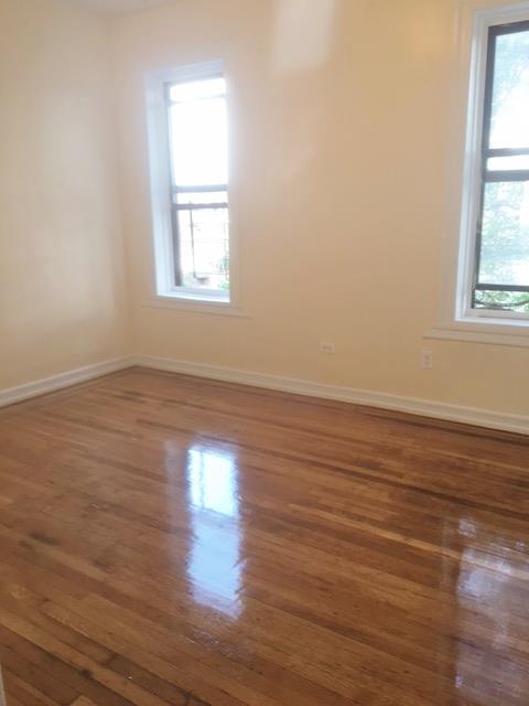 Foto del edificio - 2550 Creston Ave