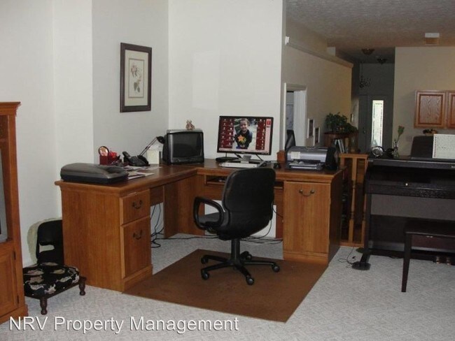 Foto del edificio - 3 br, 3 bath Apartment - 175 Justin Lane