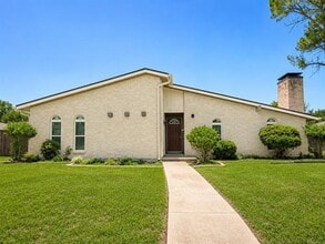 Building Photo - 610 Apache Dr