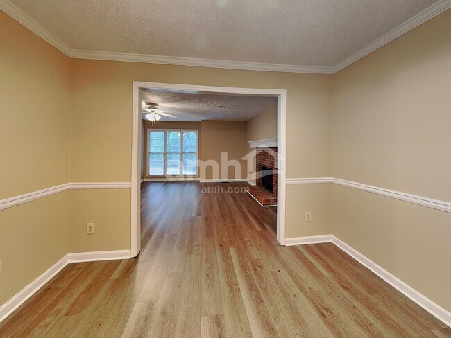 Foto del edificio - 4929 Harrington Pl