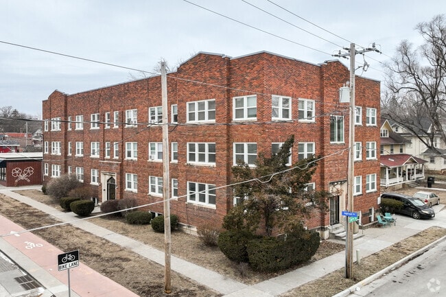 Building Photo - Ingersoll Park Studio Apartments 3607