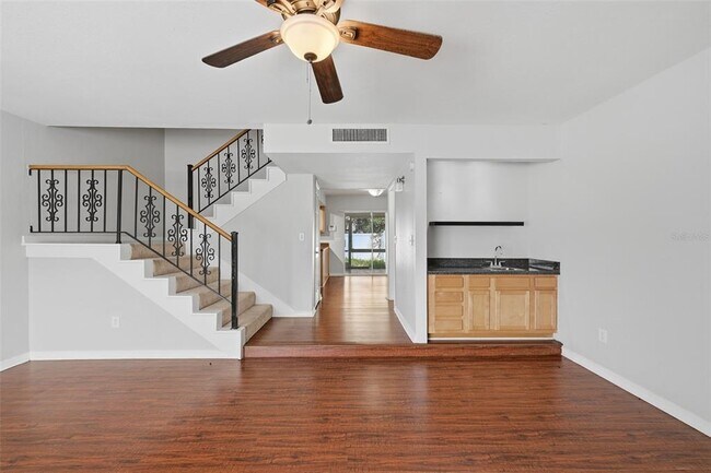 Foto del edificio - 10315 Carrollwood Ln