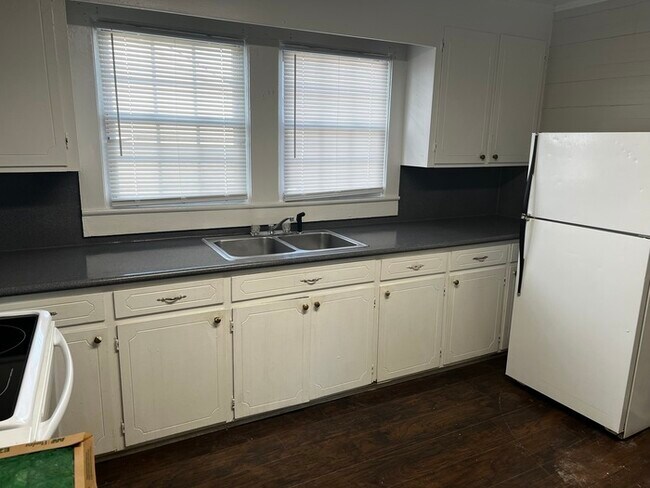 Foto del edificio - 401 W 22nd St