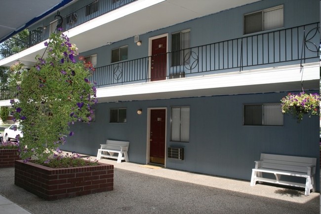 Building Photo - Alpine Court Apartments
