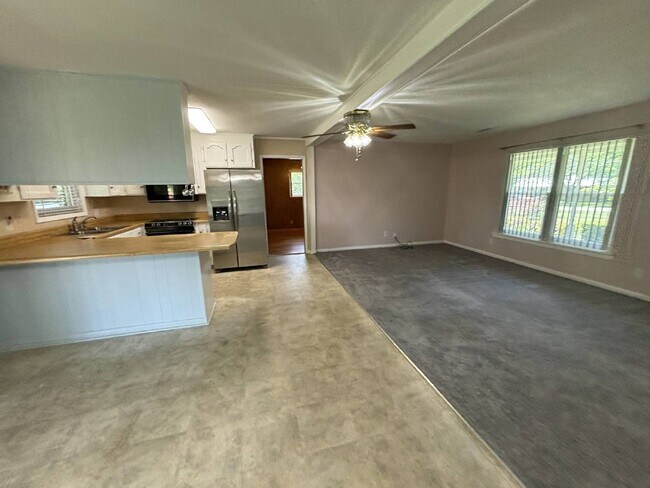 Foto del edificio - 761 Bob Hall Rd