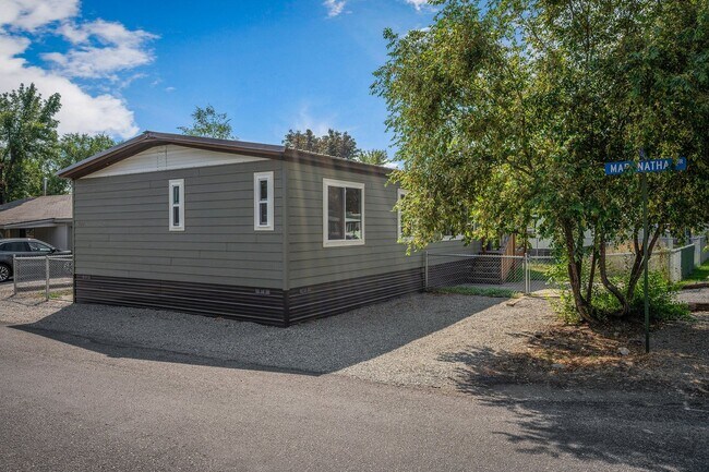 Building Photo - 3 bed 2 bath double wide manufactured home