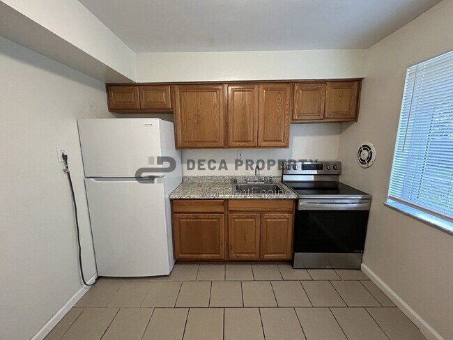 Foto del edificio - 9910 Broadmoor Dr