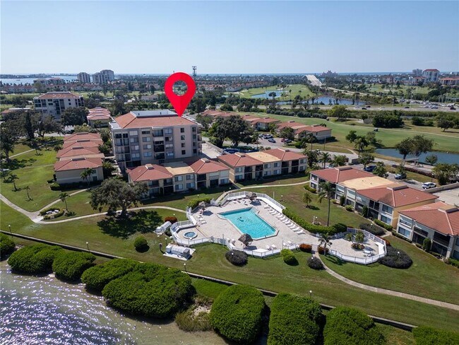 Foto del edificio - 6158 Palma Del Mar Blvd S