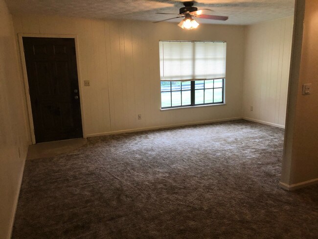 Building Photo - 12140 Magnolia St