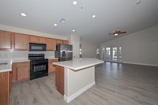 Cocina - 8119 W Tonto Ln