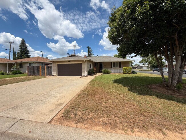 Foto del edificio - Gorgeous Rancho Cordova Home on Large Corner Lot!