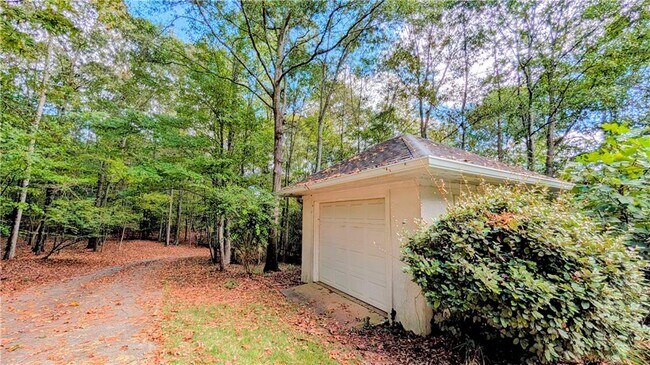 Foto del edificio - 2939 Rivercrest Dr