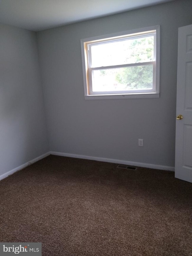 Building Photo - 1133 Louis Dr