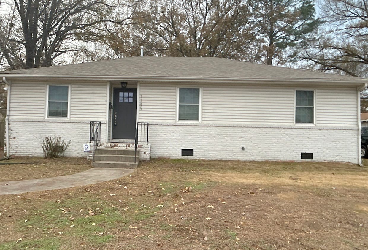 Photo - 1745 Lanier Lane