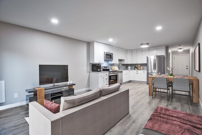 Building Photo - Excelsior Shores