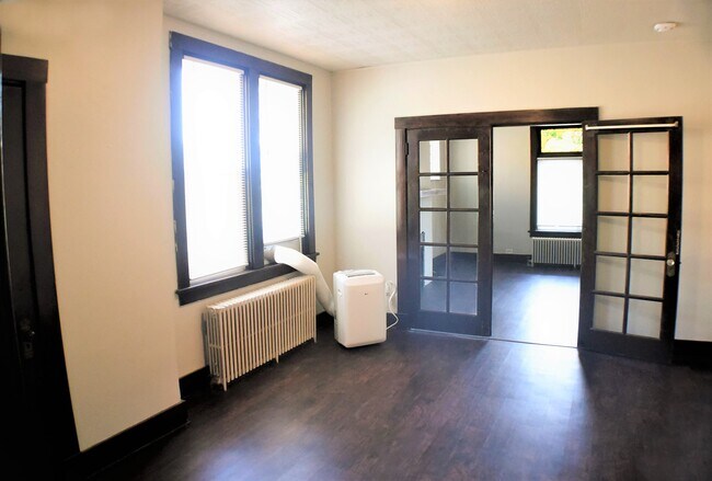 Dining room - 227 Maytide St