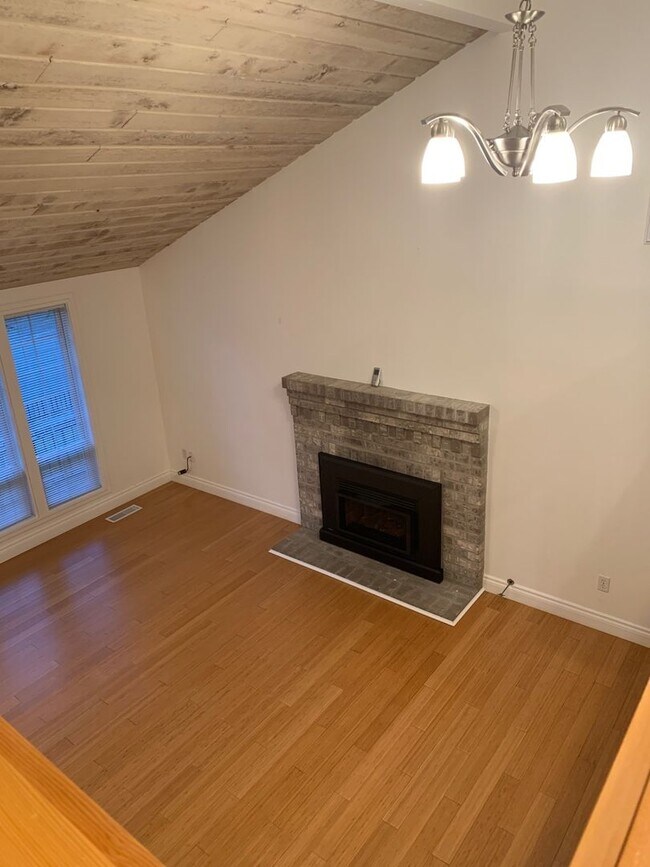 Foto del edificio - Stunning 3BR 1.75 BA Sammamish Home.  Rece...