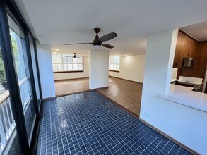 Building Photo - 1521 Punahou St