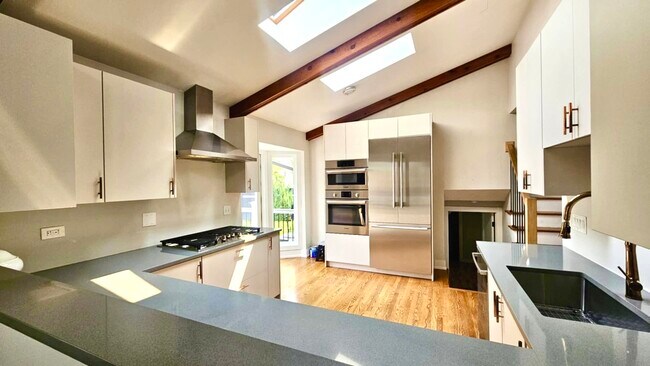 Foto del edificio - 545 Avebury Ln