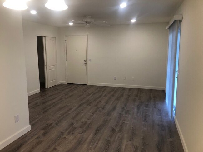 Building Photo - 17 Sugar Maple Ln