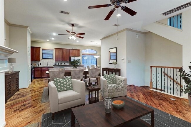 Building Photo - 1624 Hadley St