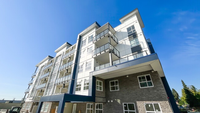 Building Photo - Rock Ridge Living