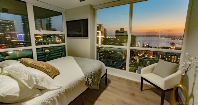Foto del edificio - 300 W Beech St