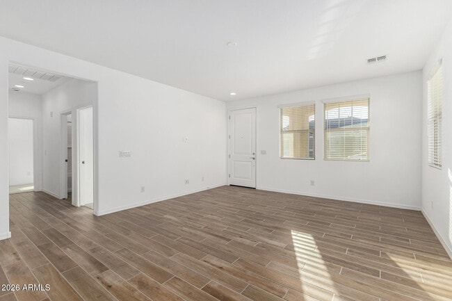 Foto del edificio - 3731 N 99th Dr