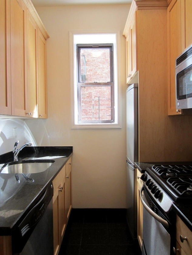 Building Photo - 53 West 72nd Street