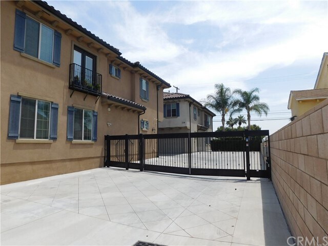 Building Photo - 338 N Azusa Ave