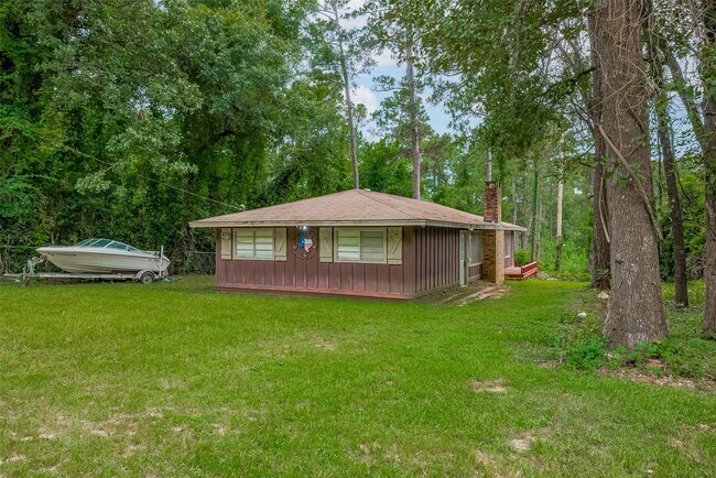 Building Photo - 201 Ivanhoe Dr E