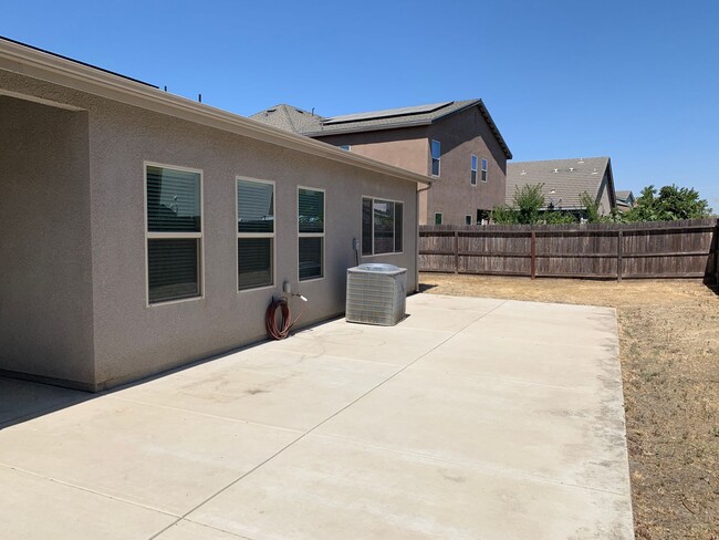 Building Photo - Beautiful 3 BEDS & 2 BATH Home Close to UC...