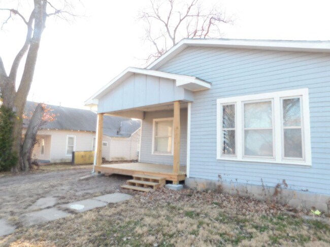 Foto del edificio - Beautiful 3 bedroom/1 bath home in El Dorado!