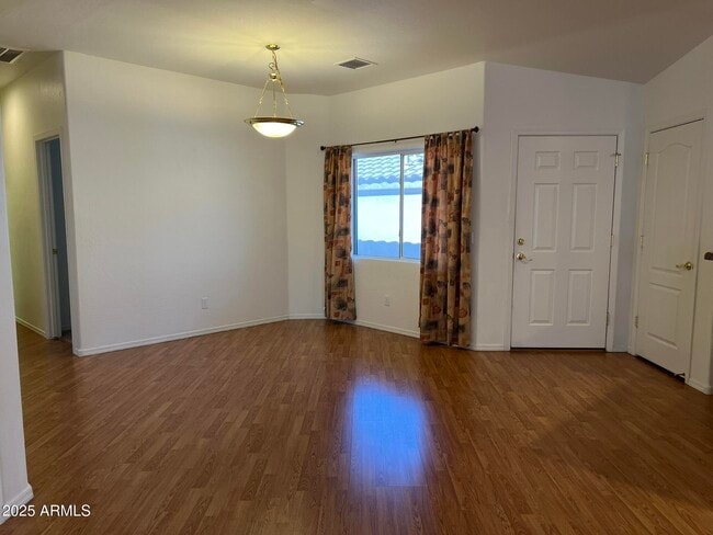 Building Photo - 4872 E Meadow Vista Dr