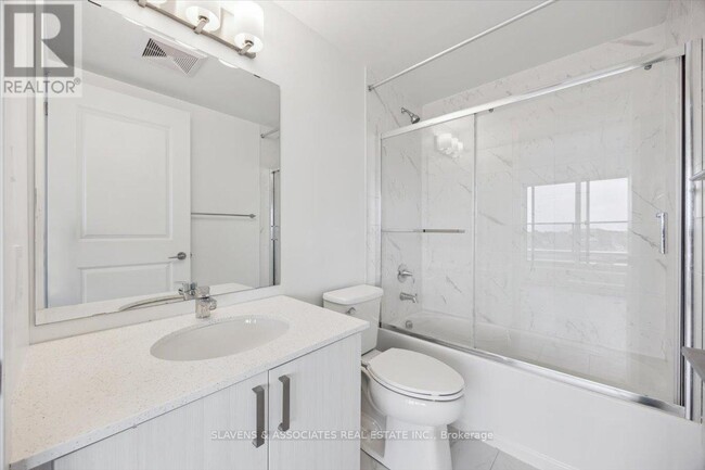 Building Photo - 556-556 Marlee Ave