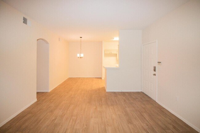 Foto del edificio - 1300 S Arlington St