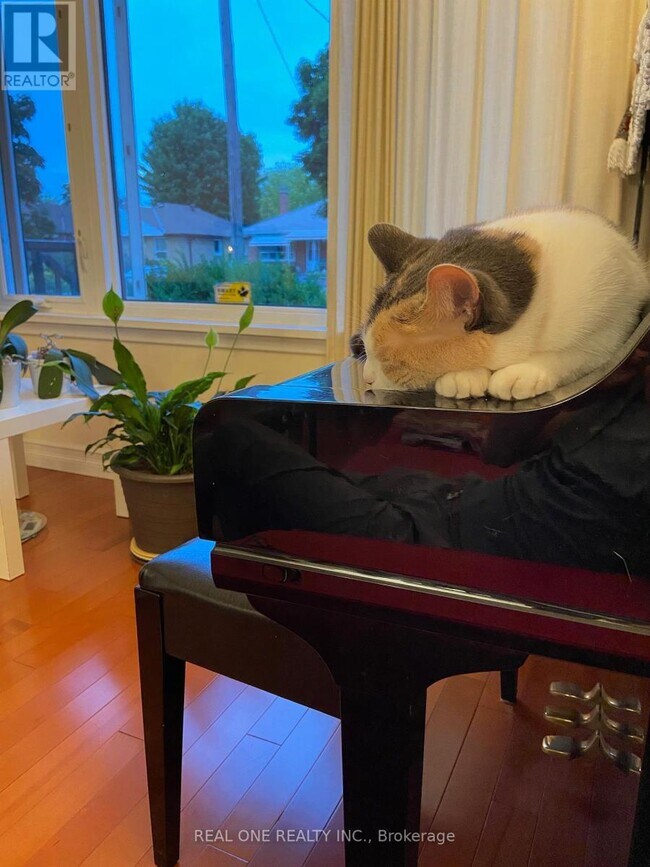 Building Photo - 22 Princeway Dr