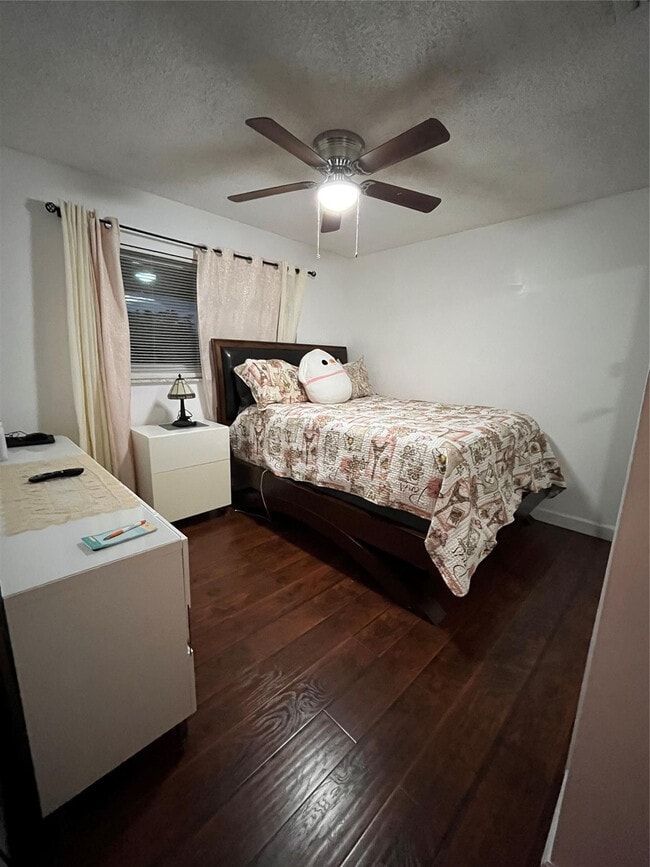 Building Photo - 16 Spinning Wheel Ln