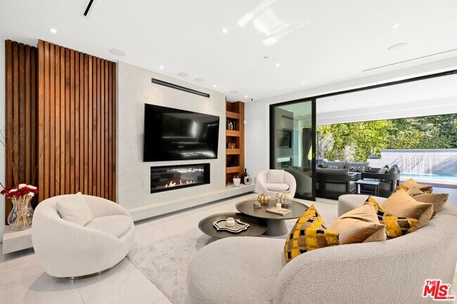 Foto del edificio - 1940 Kelton Ave