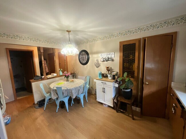 Foto del edificio - 3850 S 75th St