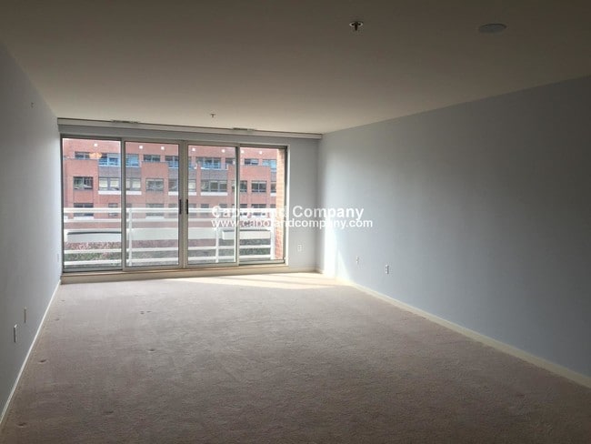 Building Photo - 6 Canal Park