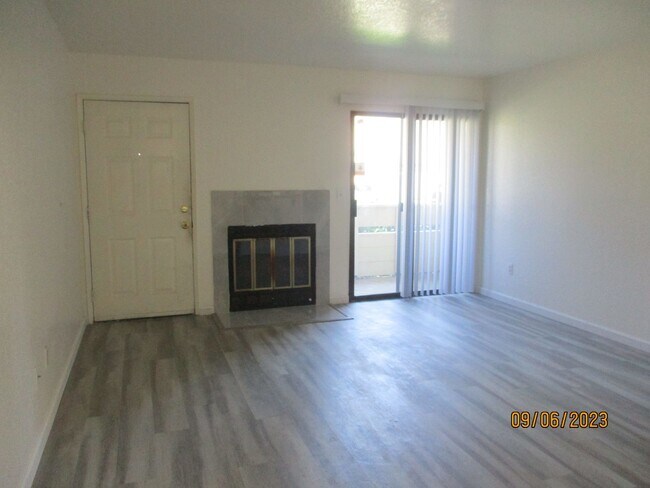 Foto del edificio - Available Now!