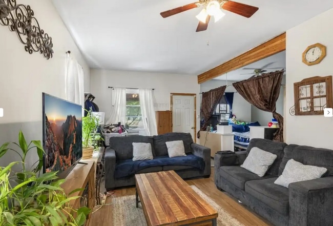 Building Photo - 905 6th Ave N