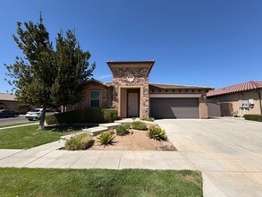 Building Photo - 5867 E Laurite Ave