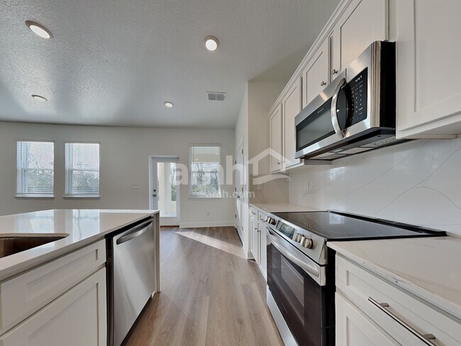 Foto del edificio - 6719 Atlantic Bch Ave