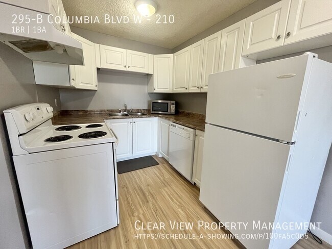 Building Photo - Great 1-beroom Suite! Only 3 blocks from the University. All Utilities Included!