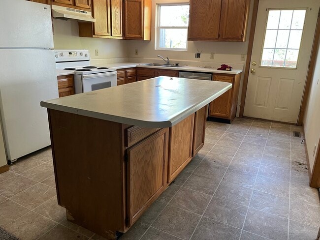 Building Photo - 1010 Michelle Ct